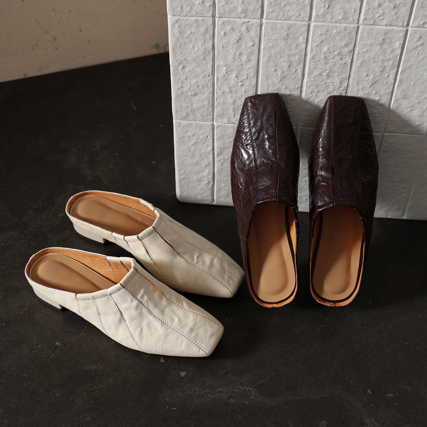 Sandal hở mũi nữ gót thấp 2,5 cm da cừu mũi trùm — màu nâu