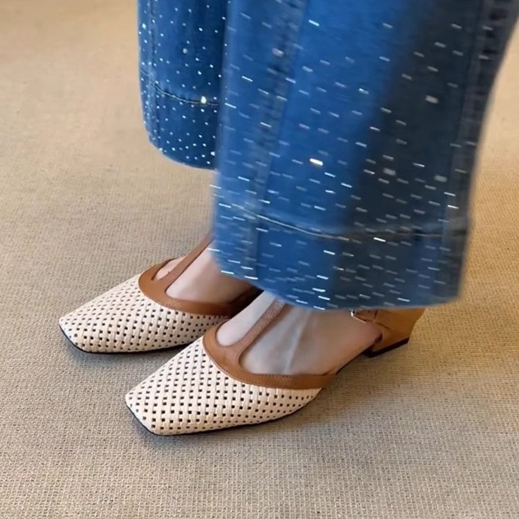 Piel de oveja ~ Sandalias y zapatillas huecas tejidas con punta cuadrada de fondo suave retro a juego de color con correa en T