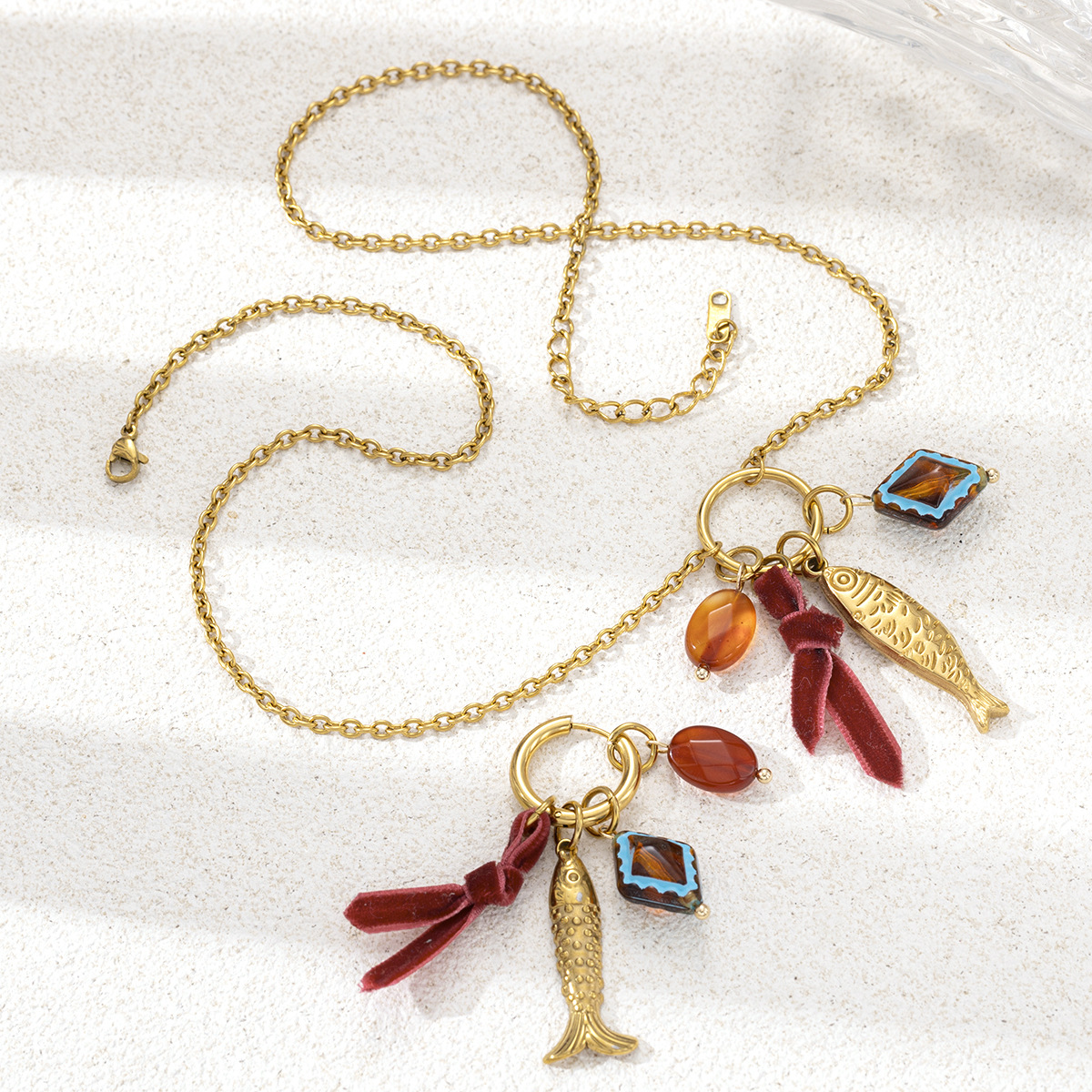 Collar de acero inoxidable de lujo ligero y nicho de peces de moda de peces de mar profundo colgante de clavícula joyería de venta caliente transfronteriza
