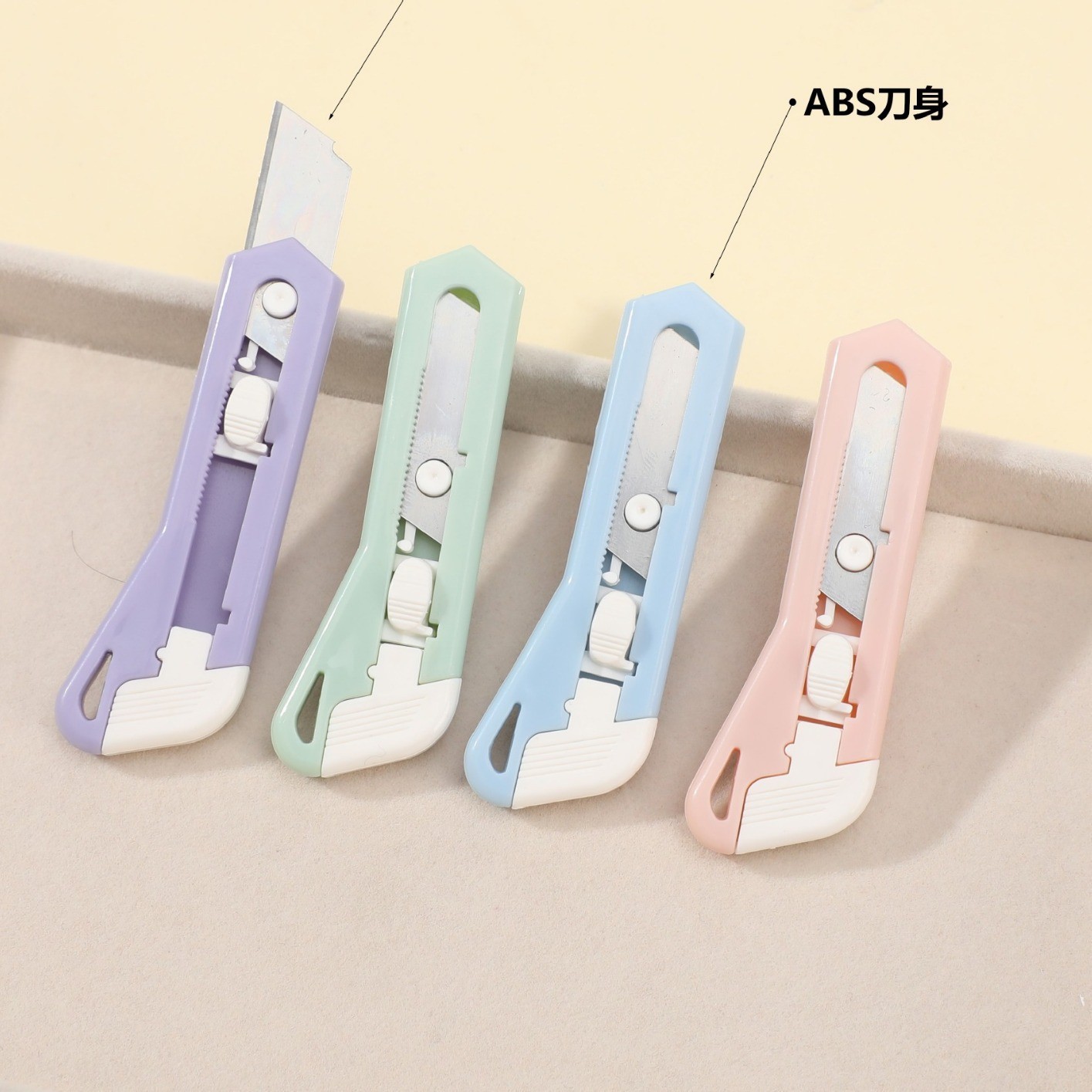 O1CN01rswLh51o8UaSrX02B_!!9637