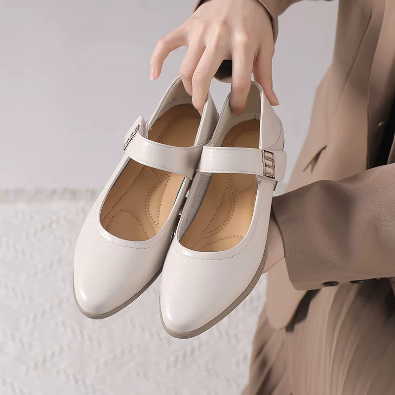 Comfortable shoes for mother for leather shoes, 2025 years, soft sole