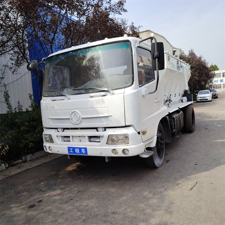 消解石灰粉料撒布车 车载式白灰水泥灰撒布机 料箱容积8方