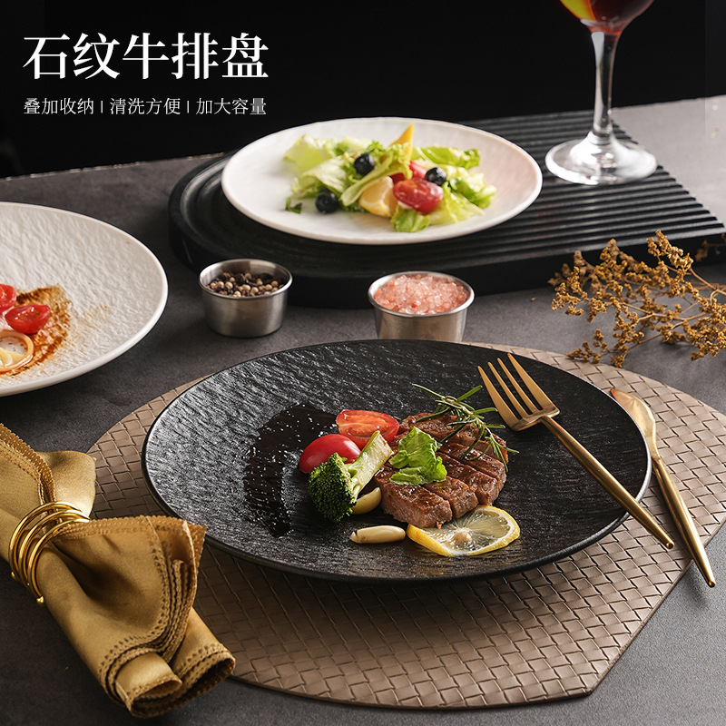 Plato de piedra de plástico PP Plato de carne blanco y negro de lujo ligero Plato de cena occidental Plato de pasta Plato de piedra de imitación para el hogar