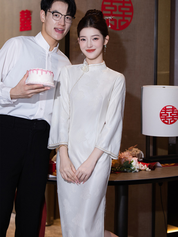 白色领证登记旗袍2025年新款优雅蕾丝复古年轻款订婚绝美连衣裙女|undefined