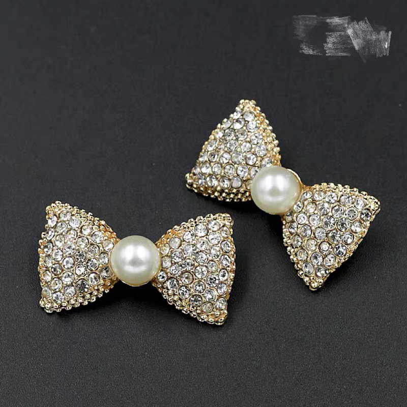 Popular Diamond Buckle Buttons, Bowknots with Diamonds, Mink Fur Cashmere Coat Fashion Decorative Buttons, Jewelry Accessories Wholesale