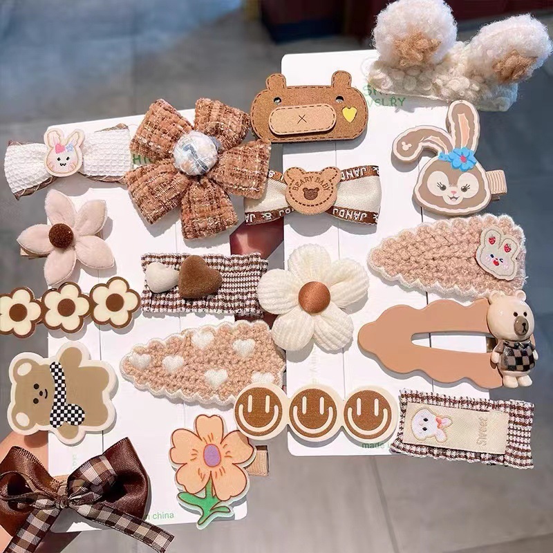 Otoño e invierno accesorios para el cabello 2023 nuevos niños leche marrón felpa horquilla lindo Liuhai clip lado clip horquilla tocado pelo