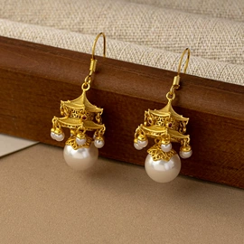 项链;耳环;手链