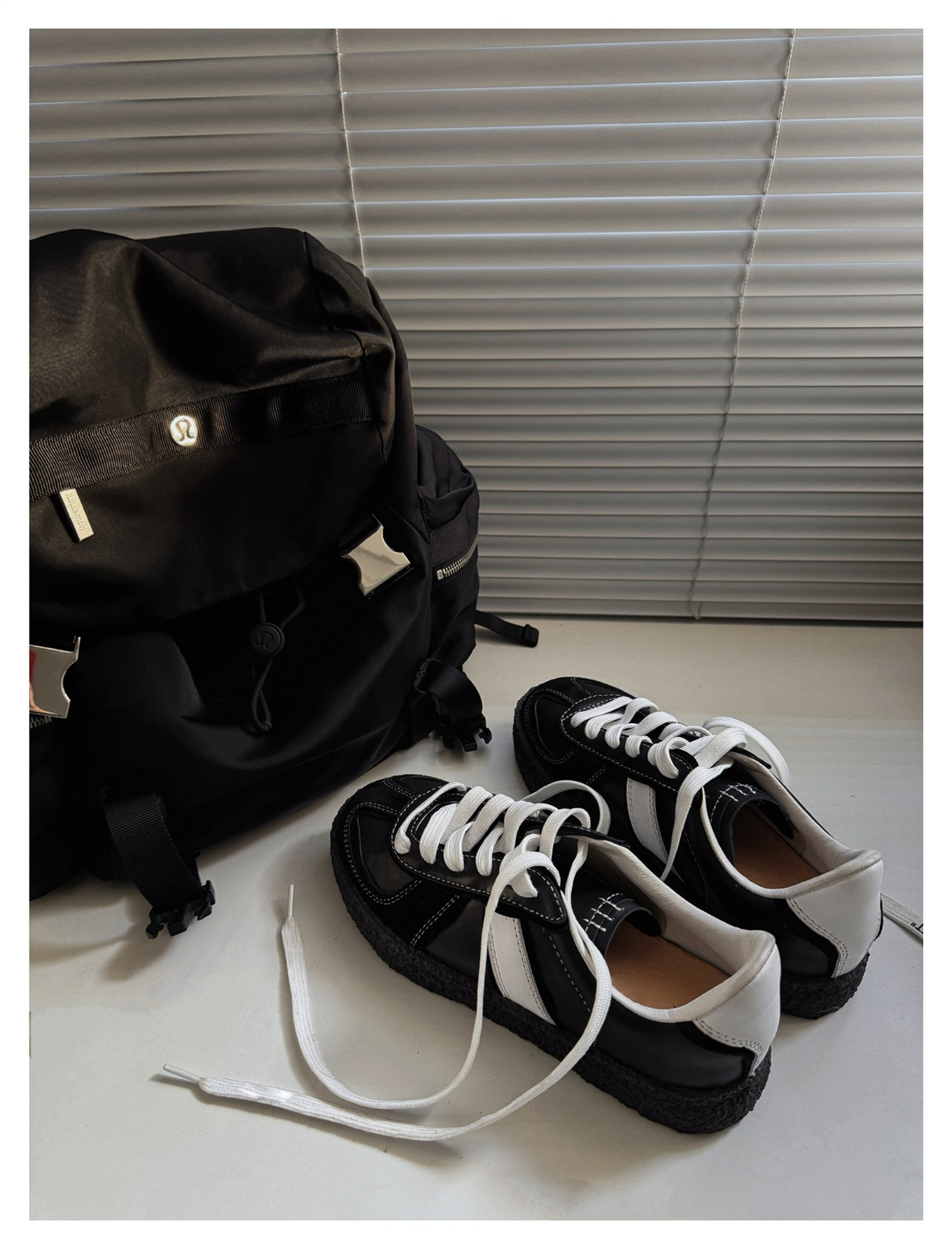 Nischen-Trainingsschuhe aus schwarzem Leder für Damen, Sport- und Freizeitschuhe mit runder Spitze und dicker Sohle,_voghion.com