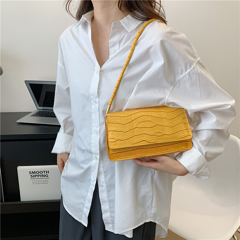 Minimalistisk stil for kvinner med minoritetstekstur under armene 2023 sommer ny håndholdt vestlig liten firkantet veske_voghion.com