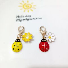 越境新製品 AlawaysRemenber 祝福カード てんとう虫 デイジー キーホルダー ペンダント 誕生日プレゼント