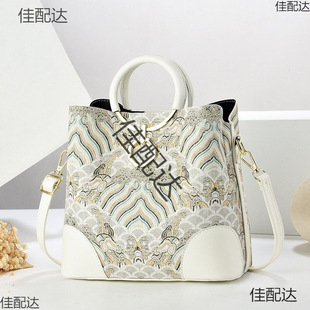 �V�����\ӡ��������r�аٴ�Ůʿ�����s�|��ˮͰ���μ�б��