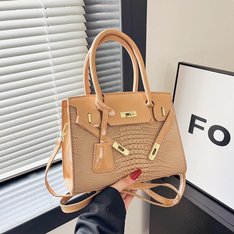 2023 nuevo bolso femenino moda europea y americana todo-fósforo bolso mensajero de un solo hombro de gran capacidad bolso Kelly transfronterizo