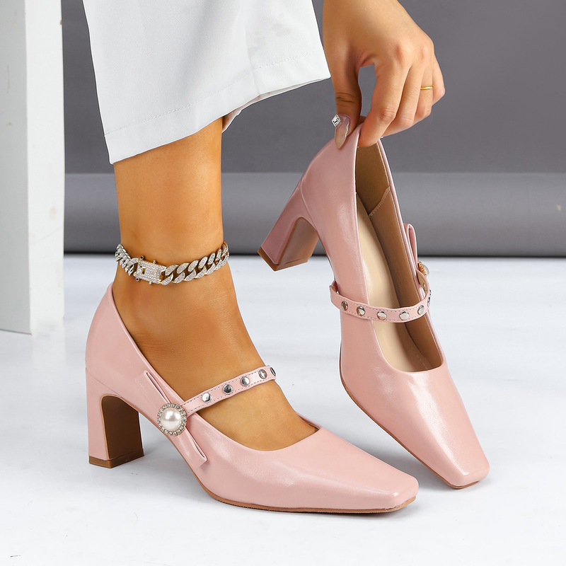 European and American Style High-Heeled Women's Shoes with Silver Rivets, Shallow Square Toe, Suitable for Weddings and Parties, Women's Shoes for Foreign Trade and Cross-Border Sales