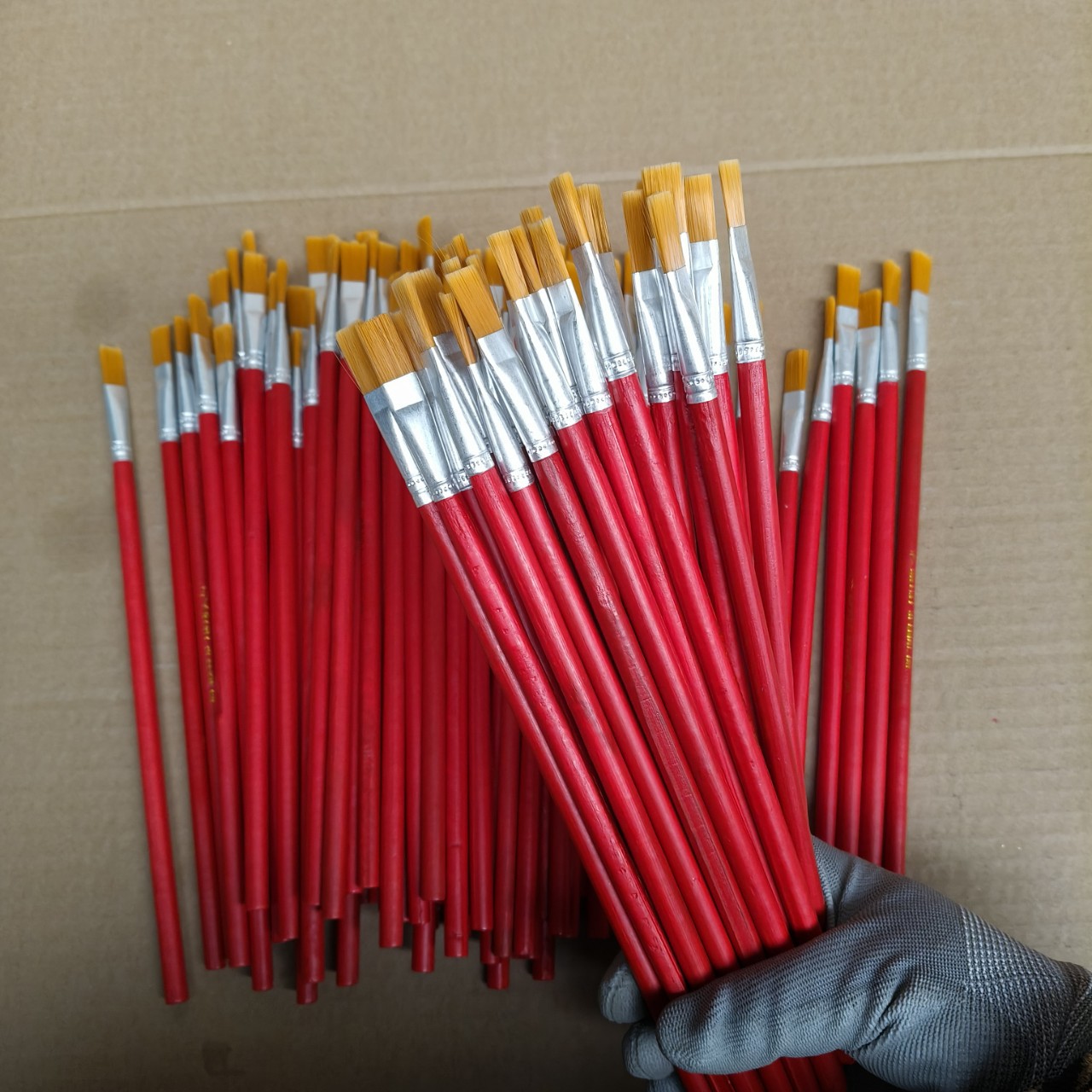批发1号至12号红杆油画笔尼龙毛水粉丙烯绘画油漆笔描笔毛刷修边