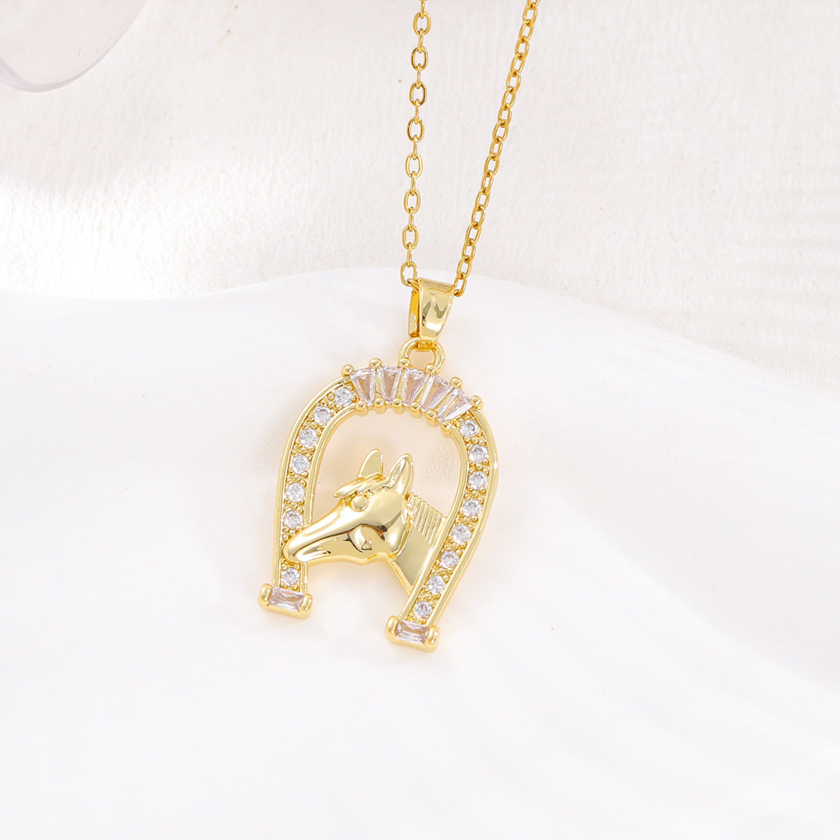 Creativo transfronterizo europeo y americano nuevo estilo joyería collar de unicornio Amazon cobre circón escalera blanca cuadrado colgante en forma de U mujer