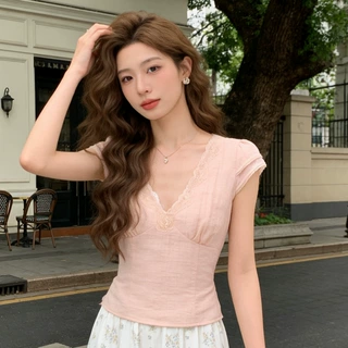 2026夏季新款韩系纯欲风蕾丝花边V领短袖t恤女设计感修身显瘦上衣