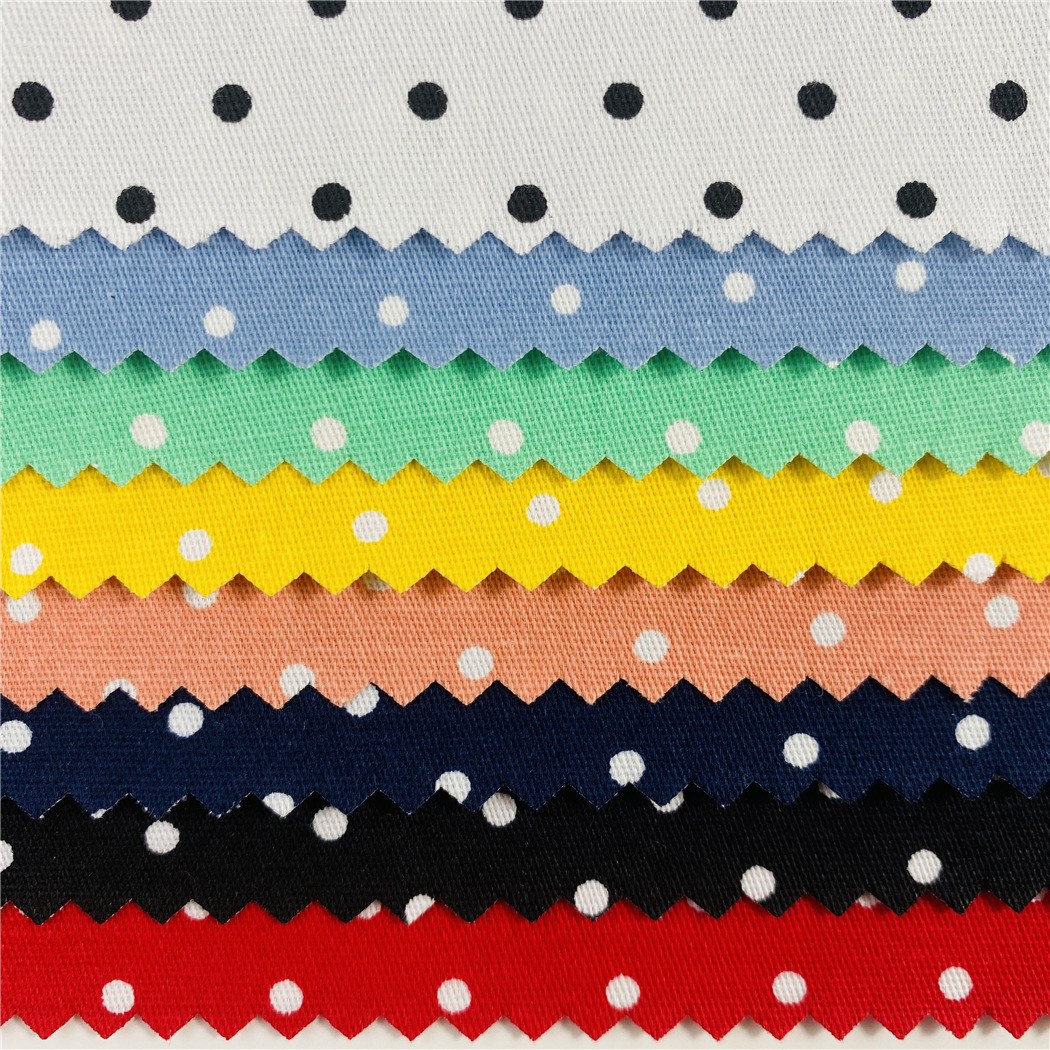 波点布 弹力0.3CM圆点  32支梭织弹力细斜纹印圆点 服装鞋帽面料