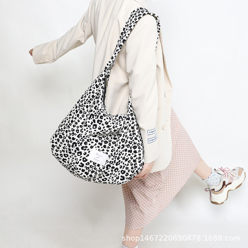 Leopard print bag spring women's new canvas bag niche design ins tote bag large capacity shoulder bag