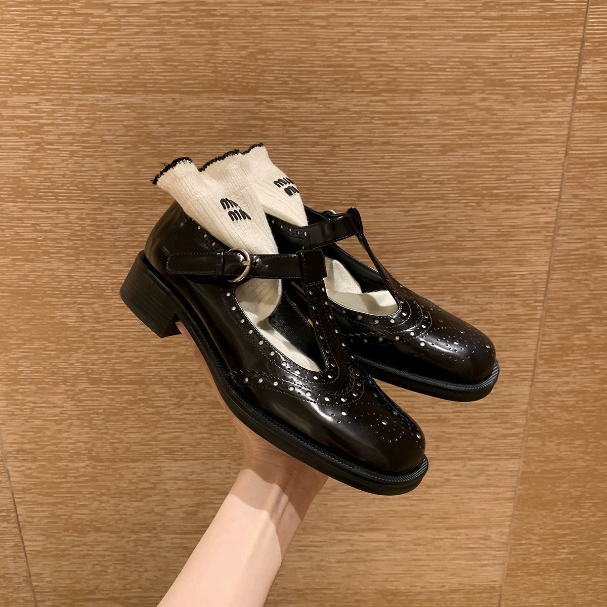 Коровья кожа версия ~ Виноградная мама та же Буллок с резной Т-образной лентой из натуральной кожи в британском стиле Мэри Джейн маленькая кожаная обувь Lefu