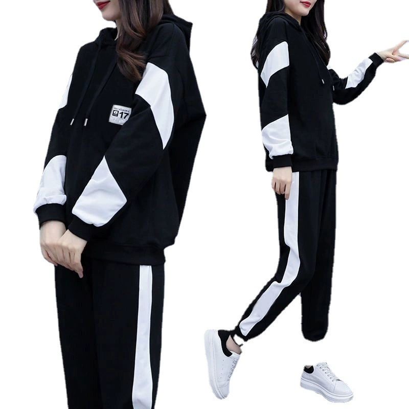 Удобный демисезонный набор другой марки: oversized спортивная толстовка и джоггеры в черном цвете и плюшево-бархатном черном