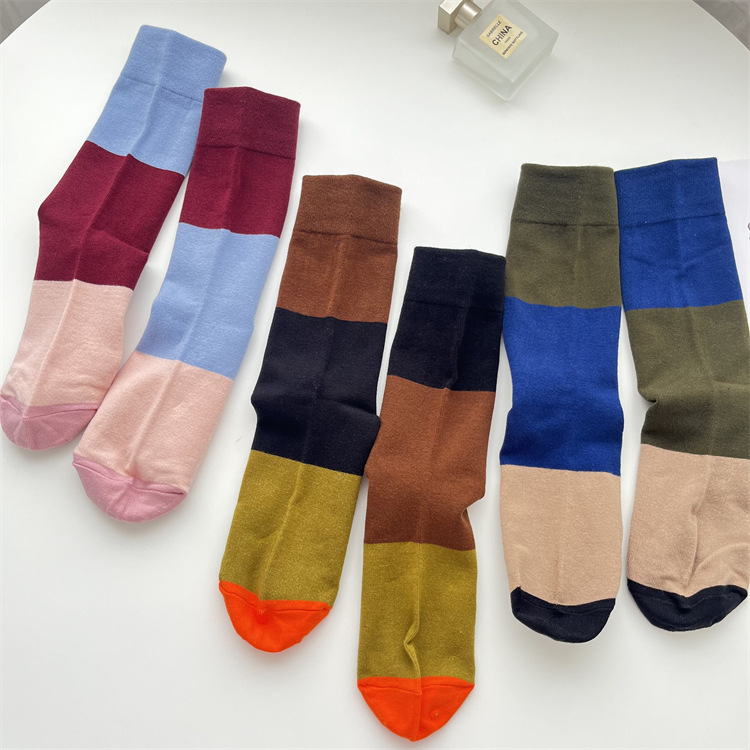 Women's Retro Color Block Cotton Crew Socks A Pair display picture 6