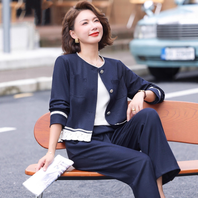 Middle-Aged Mother's Autumn Jacket Top, Middle-Aged and Elderly Women's Spring and Autumn Denim Wide-Leg Pants Two-Piece Suit