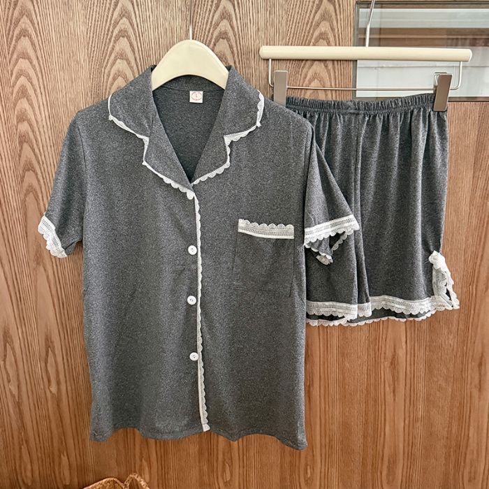 Venta al por mayor transfronteriza de nuevos pantalones cortos de verano de manga corta cardigan pijamas de solapa de imitación para mujer traje simple servicio a domicilio
