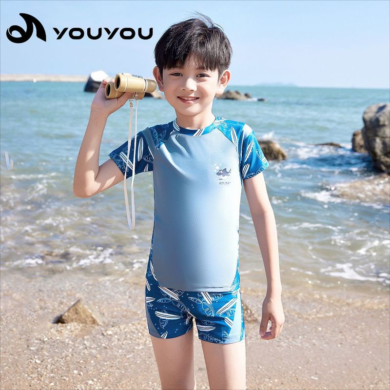 子供の水着の男の子の分体の新型の中で大きい子供の専門の水泳の訓練の装備の日焼け止めの水泳の温泉のスーツの冬|undefined