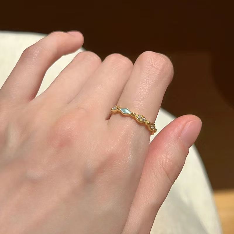 軽奢氷河超白ジルコンブルーリング女性向けニッチデザイン人差し指リングシンプル高級感指輪卸売