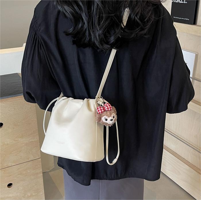 Este año, la popularidad de la bolsa de cinturón de fiebre ultra caliente para mujeres 2024 nuevo estilo de moda universal bolso de hombro de alta calidad bolso de cubo