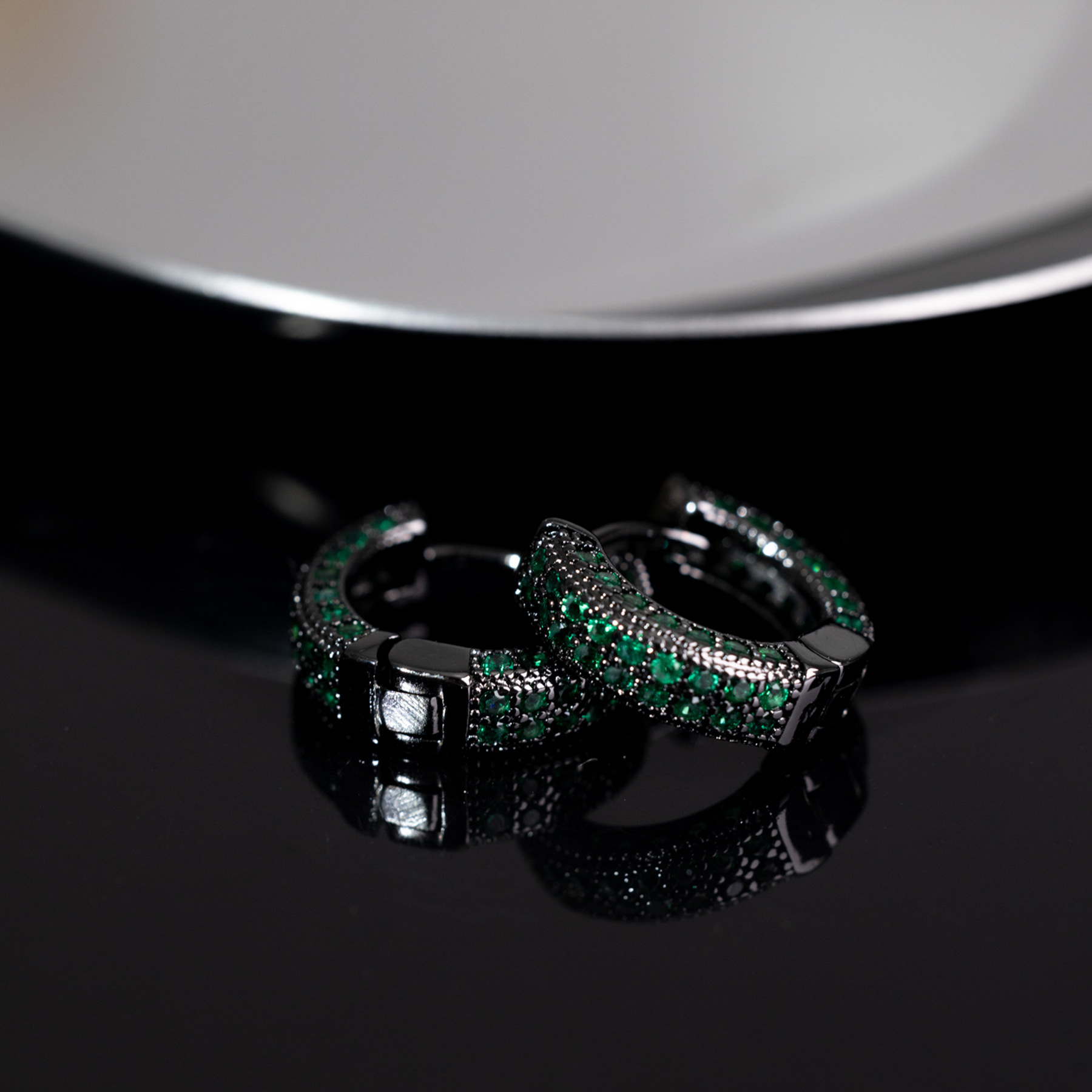 Pendientes populares transfronterizos HOOP con diamantes completos Pendientes clásicos de hip-hop europeos y americanos para hombres y mujeres, pendientes circulares universales personalizados para mujeres