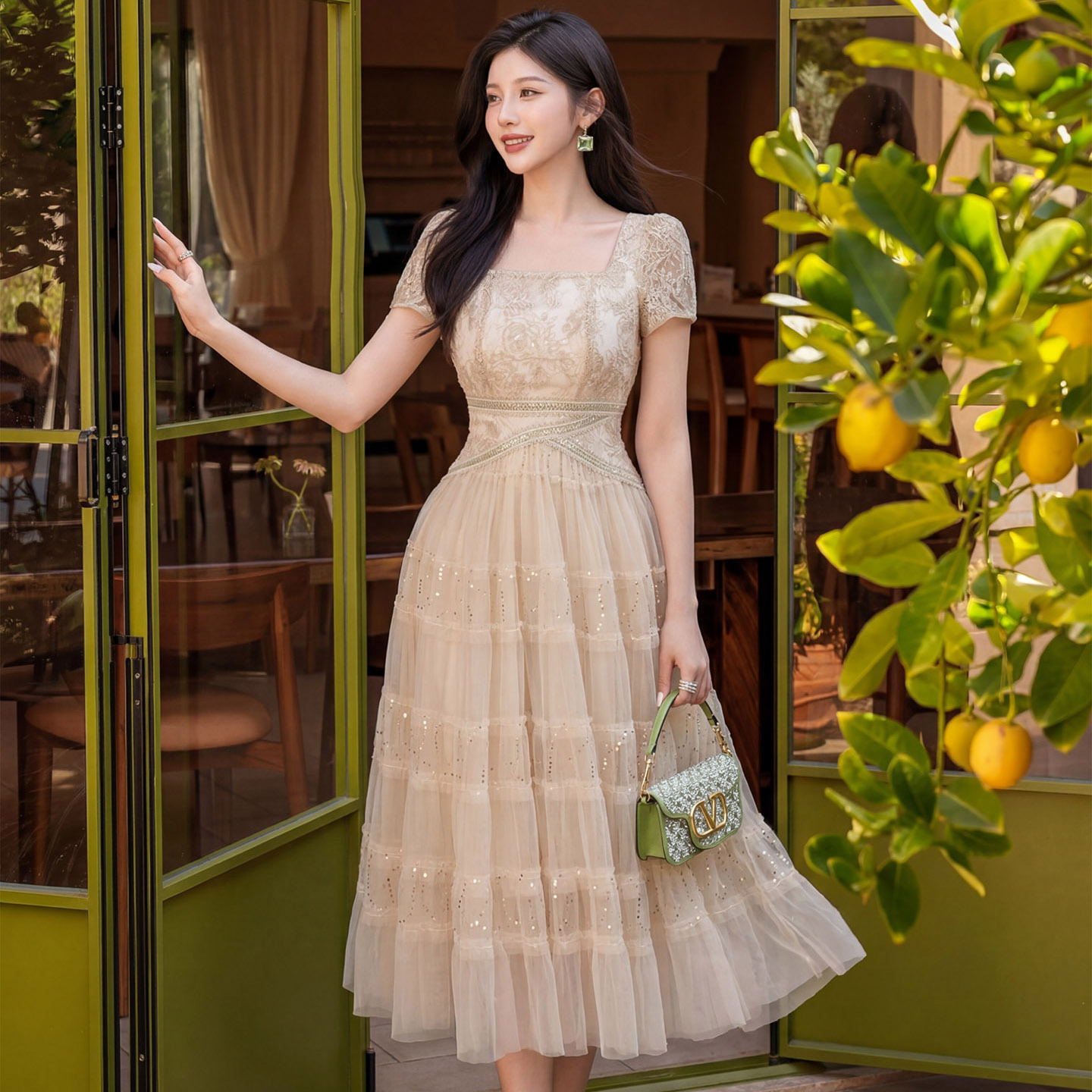 Đầm ren maxi tay ngắn cổ vuông, phối sequin lưới, xòe bồng tầng, phong cách tiên nữ mùa hè — Màu thịt