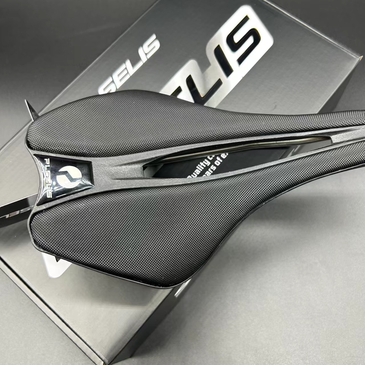 PLSELIS Mountain Bike Titanium Bow Racing Hollow Breathable Ultra-light Comfortable Saddle_voghion.com