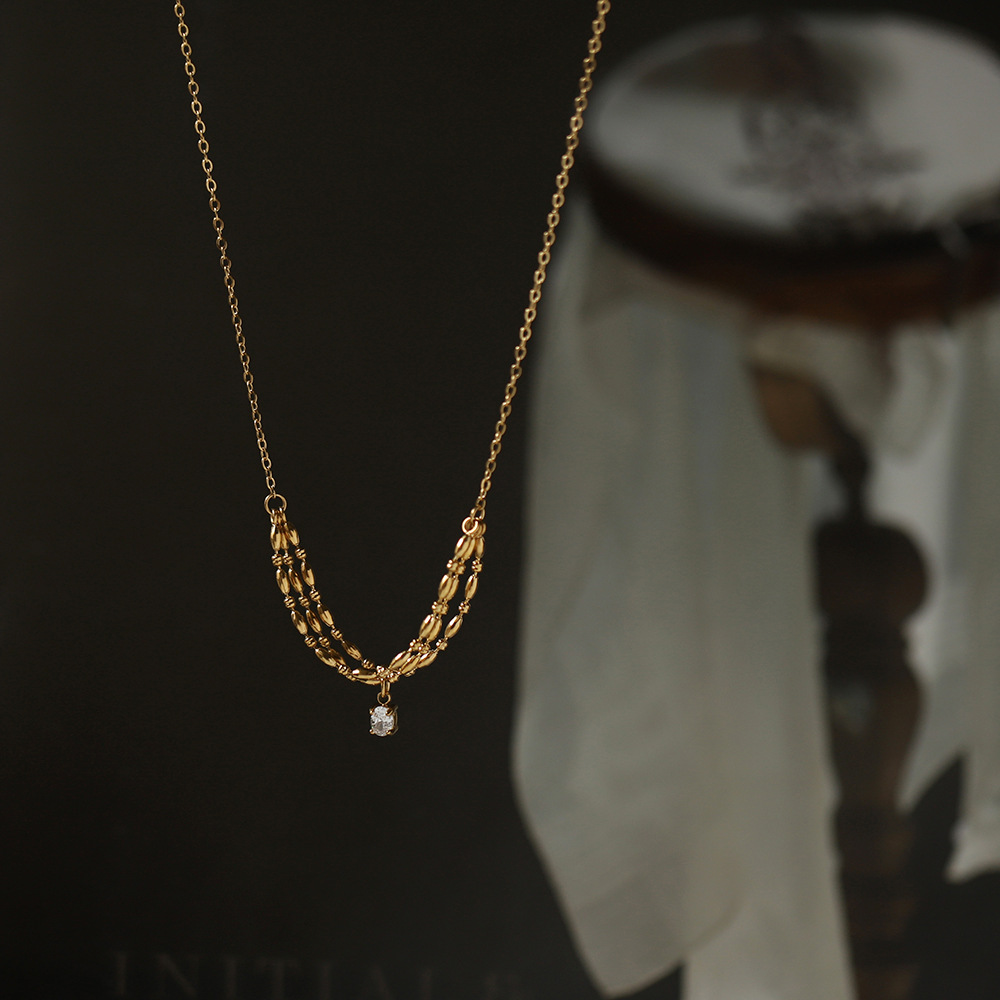 Oval Zircon Inlaid Pendant Necklace