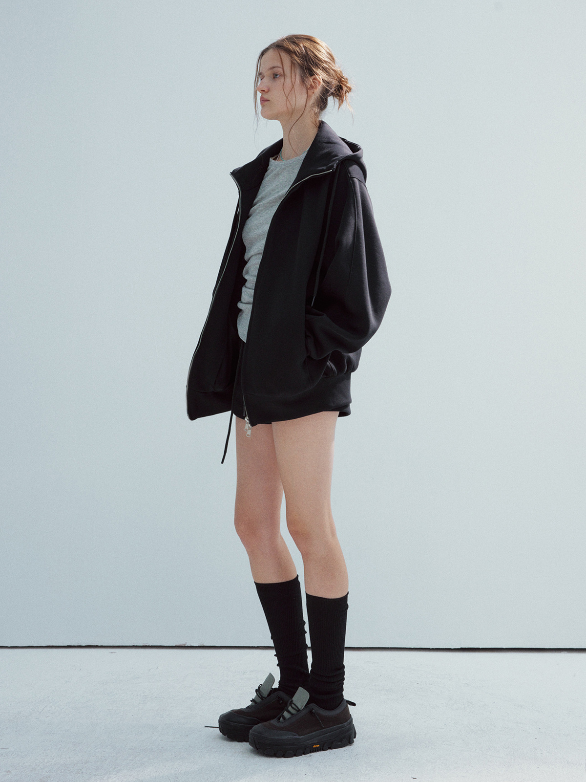 【ダイヘ】春の新作カジュアルフード付きダブルジッパーシンプルエアクラウドスウェットジャケット女性用H8050