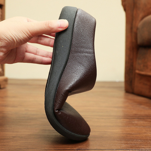 Winter New Home Shoes for Men, Anti-Slip Soft Sole, Leather Surface, Waterproof Men's Indoor Shoes, Warm Fleece, Comfortable Cotton Slippers