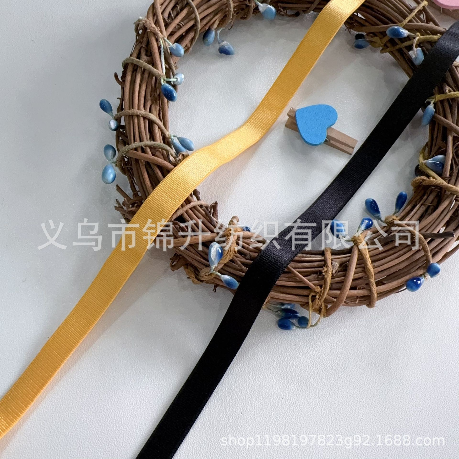 Elastic black straps, 1cm