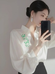 2025新作白シャツ女性春の職業服高級感独特の綺麗なプリントの小さいシャツのフランス式の絶美上着