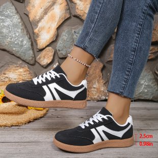 Women's White Retro Sneakers Casual Versatile Round-toe Trainers_voghion.com