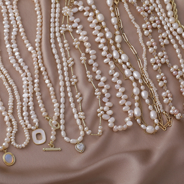 Retro universal necklace from pearl