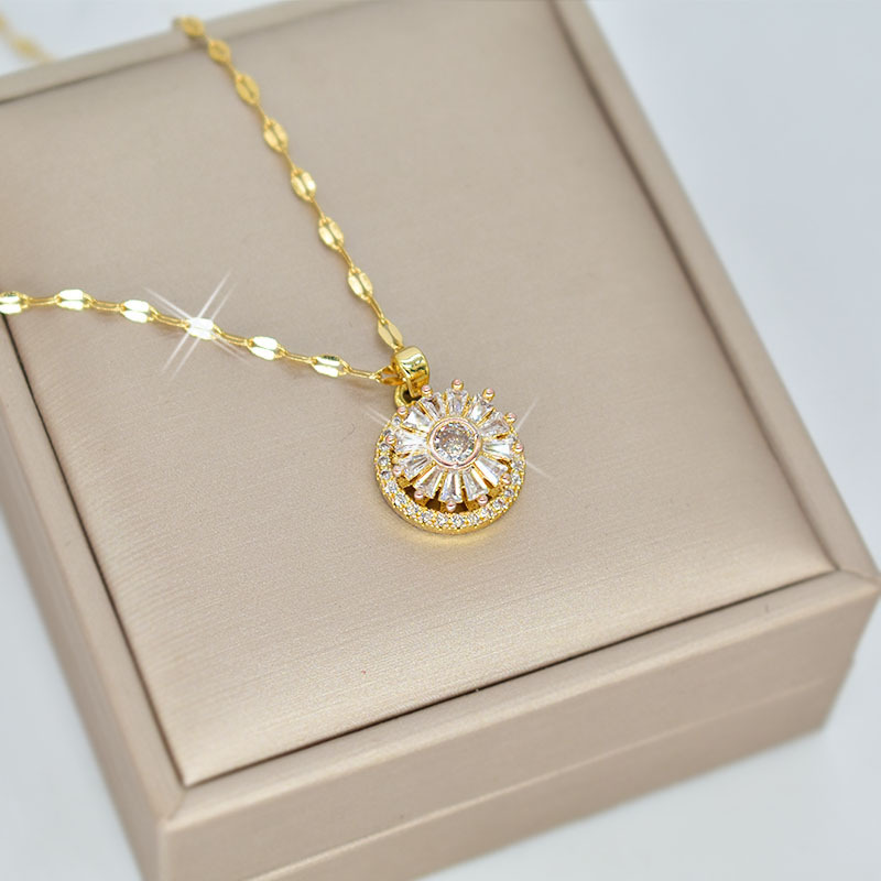 Nuevo collar de acero de titanio incrustado en diamantes para mujeres todo a juego ins Internet celebridad luz Cadena de clavícula de lujo elegante joyería de alto grado que no se desvanece