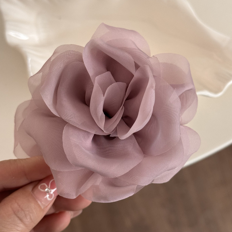 軽い糸のバラの花は高級感があります。|undefined