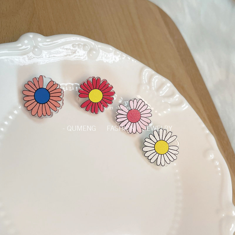 Cute brand fresh earrings