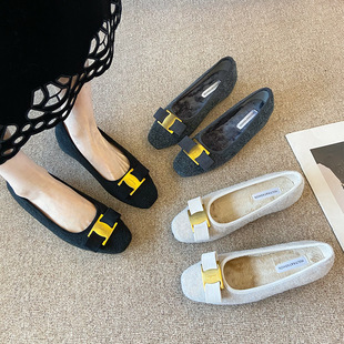 896-1��ʽ������ˮ荬������ЬŮ�ﶬ�ӽq�r�к����Yһ�ְ���Ь