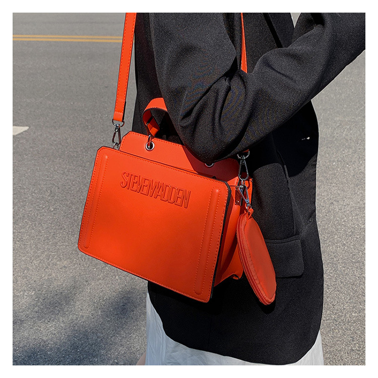 WomenS Fashion Solid Color Plaid Soft Surface Rivet Square Zipper Messenger Bag Artificial Leather Shoulder Bagspicture4