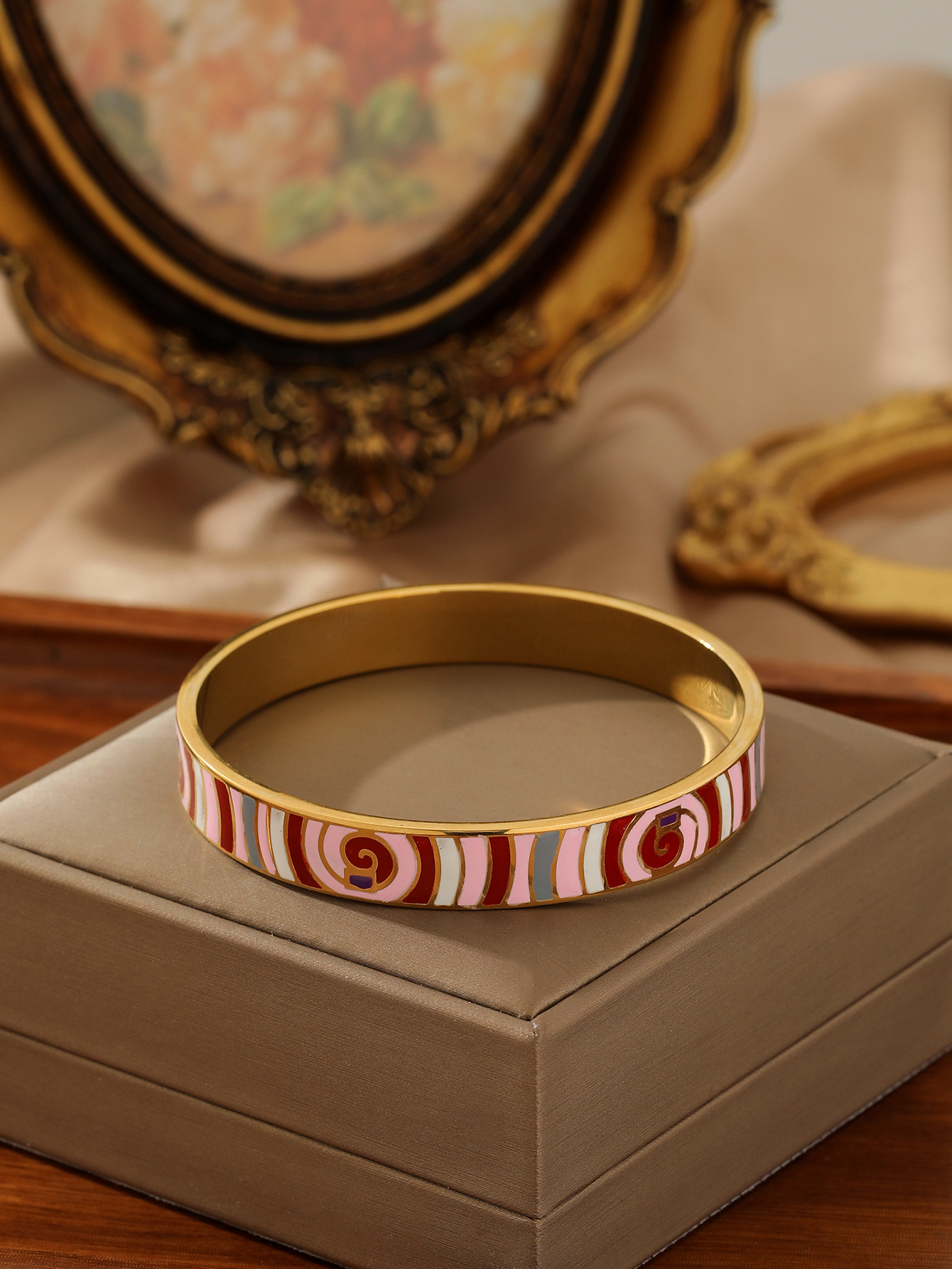 Plating Design Geometric 304 Stainless Steel Bohemian 306 Stainless Steel Bangle