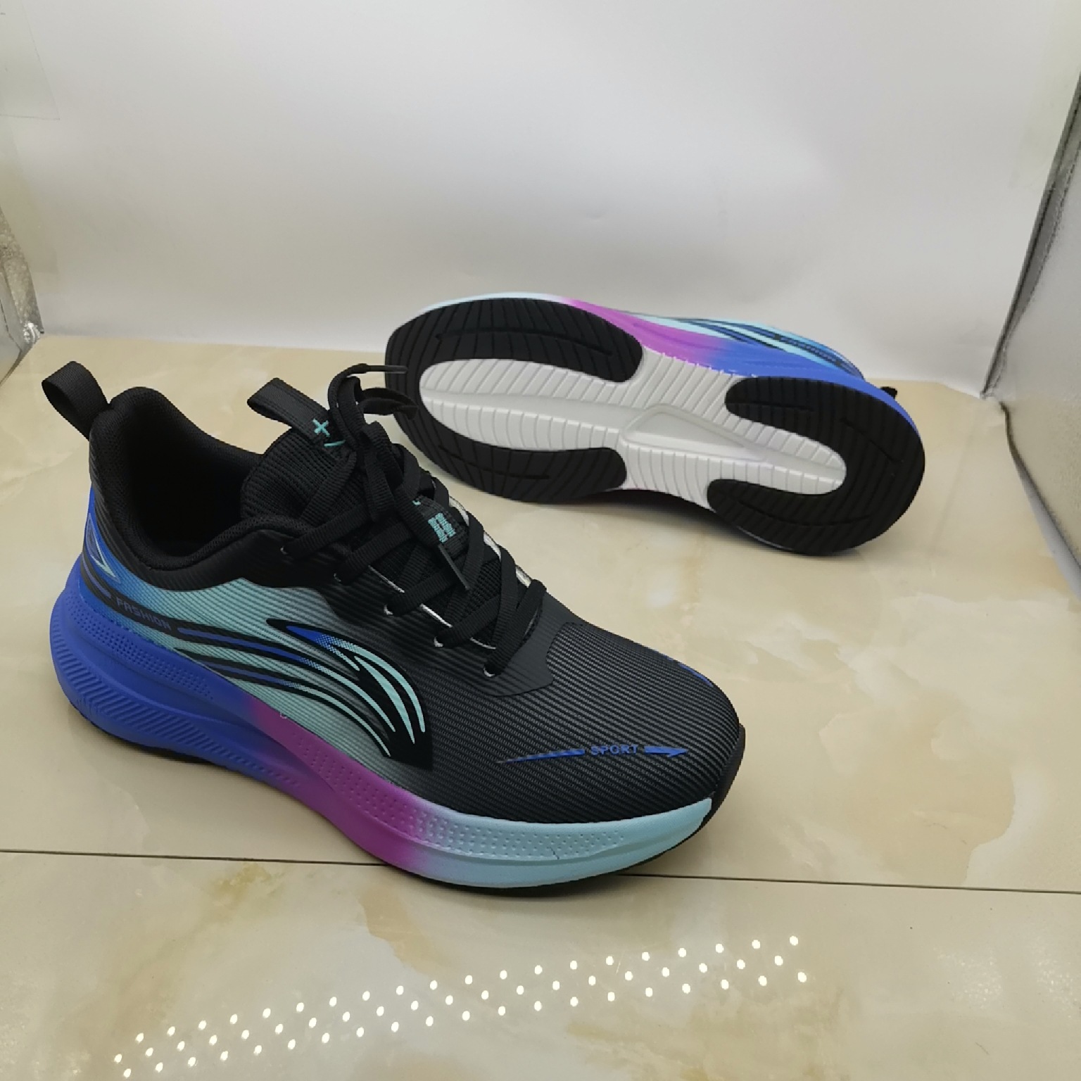 Nuevos zapatos de hombre de malla transpirable, zapatos deportivos casuales de moda para hombres con suela suave, zapatos de correr ligeros