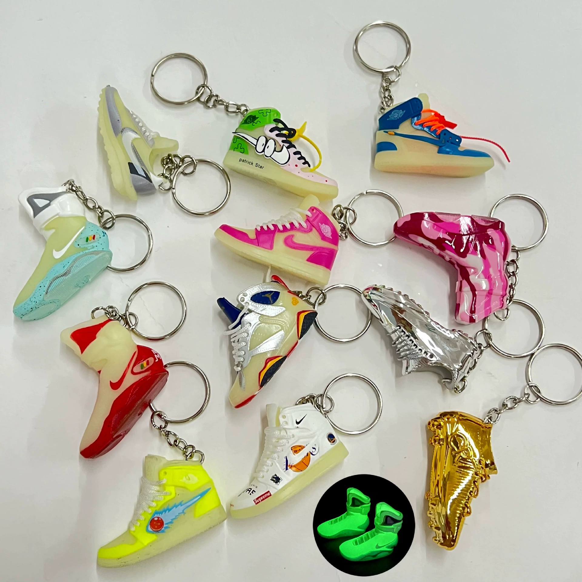 [Special Sale Clearance] Clearance of Aj Shoe Molds, Luminous Electroplated Fluid, Various Styles of 3D Keychains, Clearance Wholesale Inventory