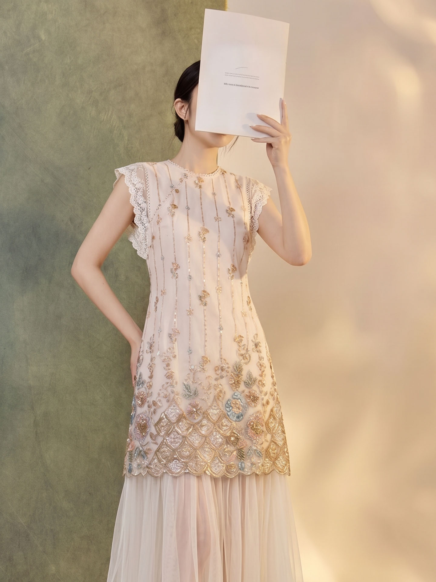 Váy dài ren hai lớp tay áo lưới đính sequin thêu giả — Hồng Hạnh
