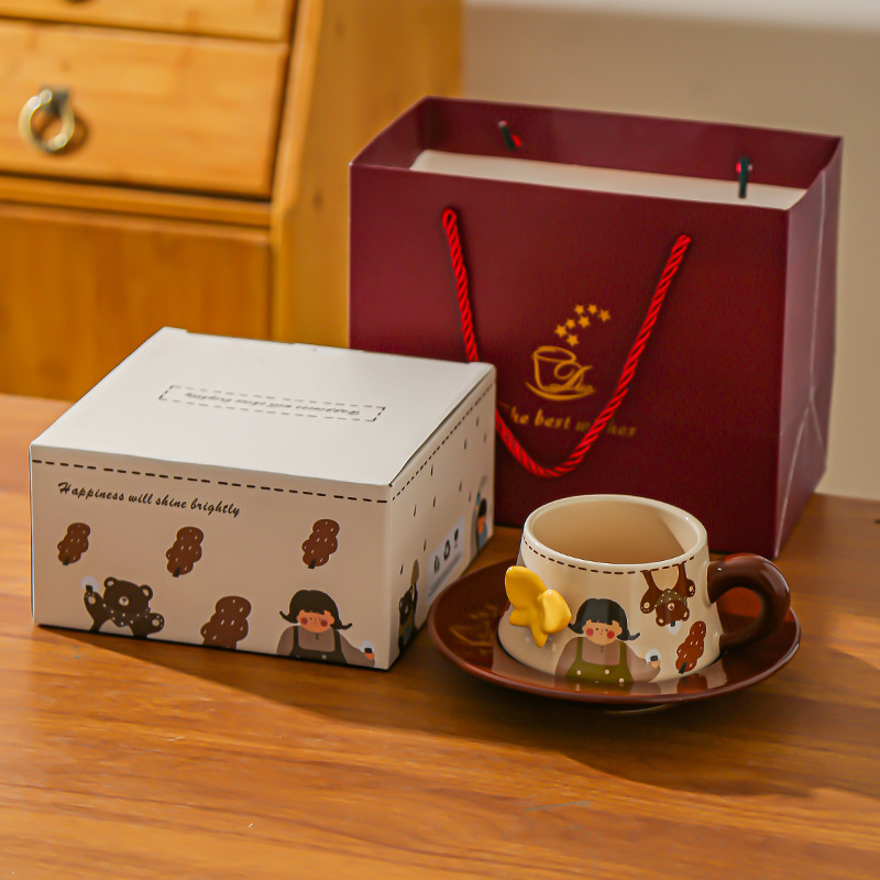 Tazas de café muy bonitas retro relieve mariposa taza de latte taza de café conjunto de platos para las chicas regalos